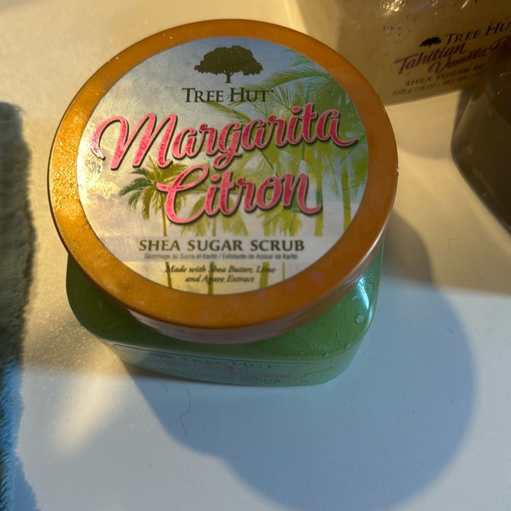 Treehut sugar scrub